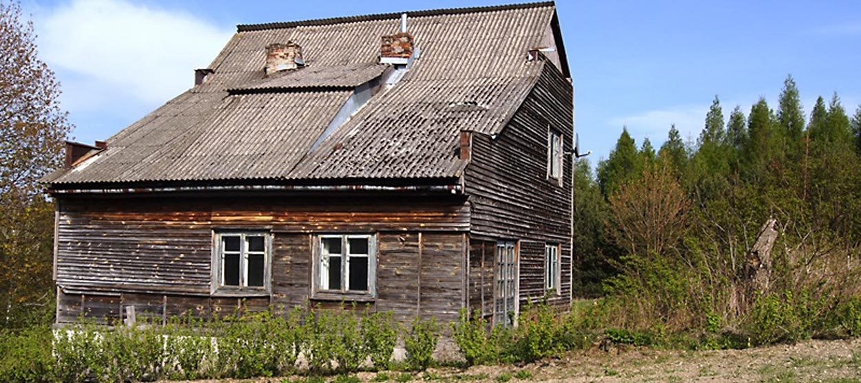 Drewniany budynek do remontu na Roztoczu - Rozmus Nieruchomości - biuro nieruchomości Zamość